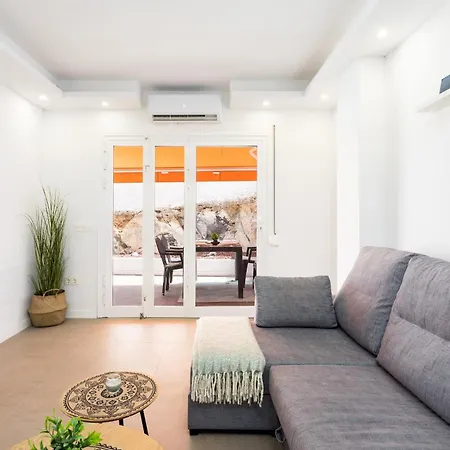 Home2book Sea View With Terrace & Pool Apartman *