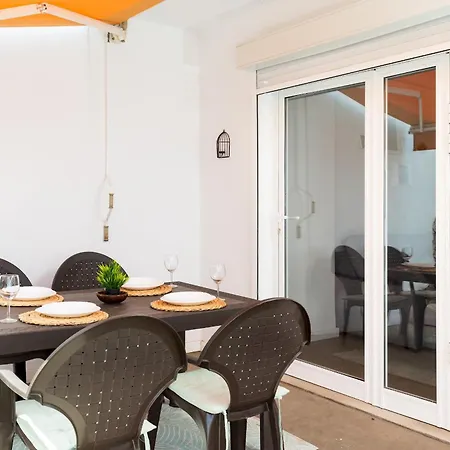 Home2book Sea View With Terrace & Pool דירה