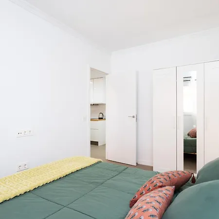 Home2book Sea View With Terrace & Pool Apartment
